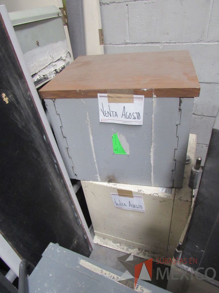 Lote 002 - 3 Cajas fuertes, 2 UPS, 3 archiveros, 4 sillones... - Imagen 38