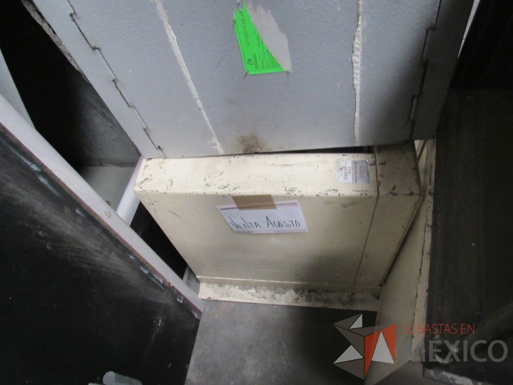 Lote 002 - 3 Cajas fuertes, 2 UPS, 3 archiveros, 4 sillones... - Imagen 35