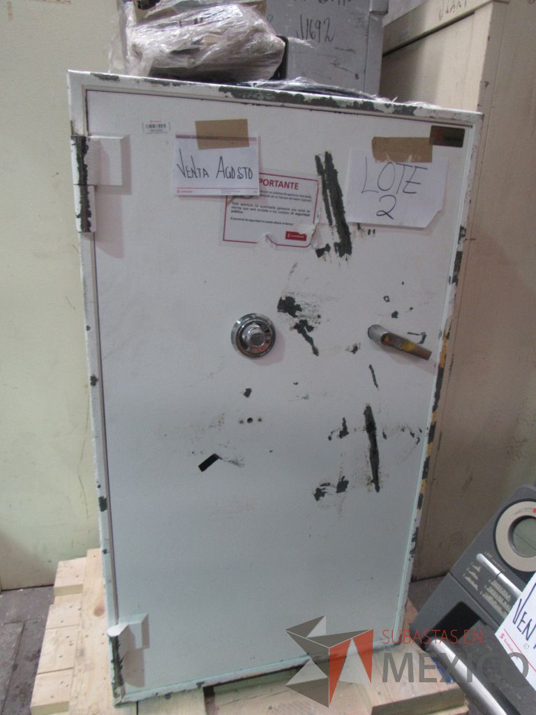 Lote 002 - 3 Cajas fuertes, 2 UPS, 3 archiveros, 4 sillones... - Imagen 21