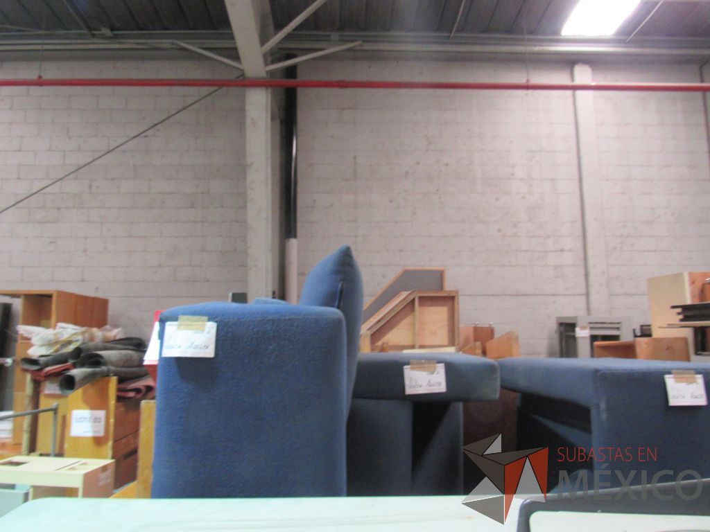 Lote 002 - 3 Cajas fuertes, 2 UPS, 3 archiveros, 4 sillones... - Imagen 15
