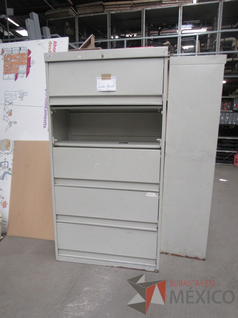 Lote 002 - 3 Cajas fuertes, 2 UPS, 3 archiveros, 4 sillones... - Imagen 8