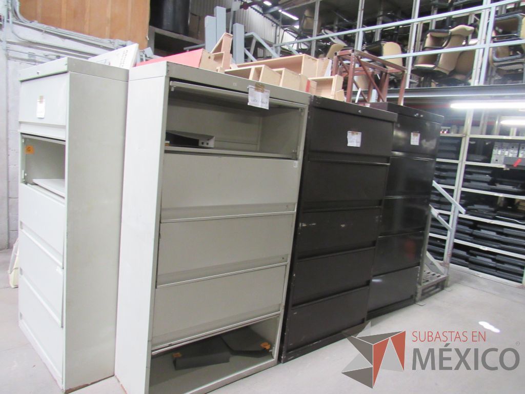 Lote 002 - 3 Cajas fuertes, 2 UPS, 3 archiveros, 4 sillones... - Imagen 7