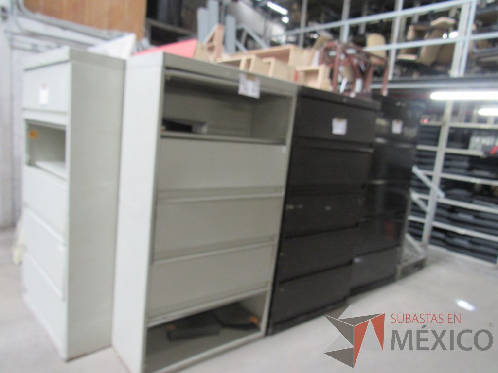 Lote 002 - 3 Cajas fuertes, 2 UPS, 3 archiveros, 4 sillones... - Imagen 6