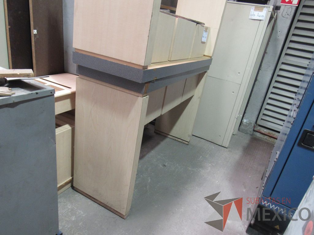 Lote 002 - 3 Cajas fuertes, 2 UPS, 3 archiveros, 4 sillones... - Imagen 3