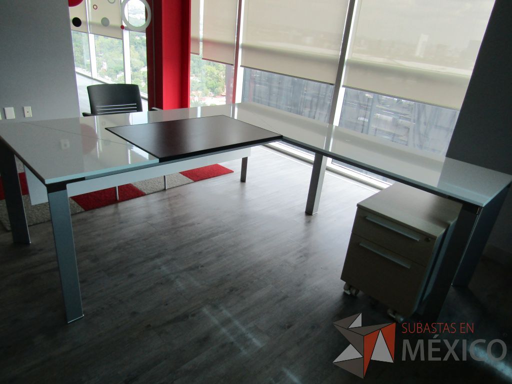 Lote 001 - Oficina de dirección, Escritorio, Archivero, Credenza - Imagen 16