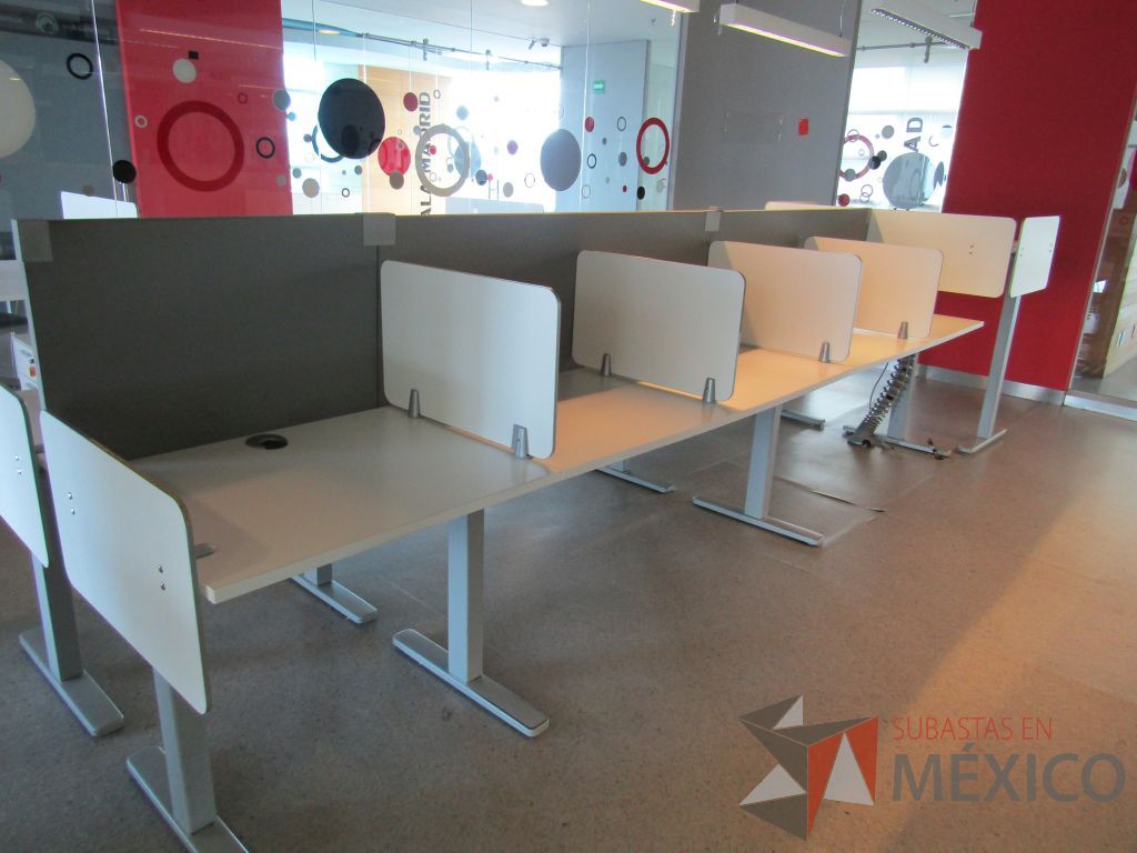 Lote 042 - Estación de trabajo para Call Center para 10 Personas y Mesa para Supervisor - Imagen 3