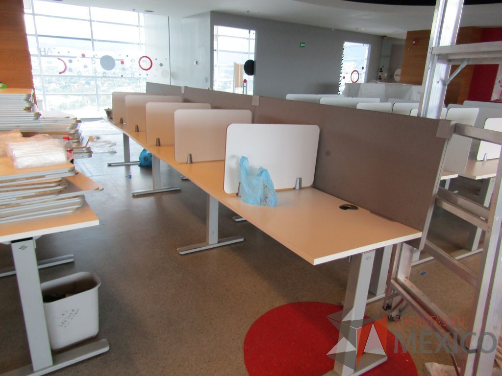 Lote 027 - 2 Estaciones de Trabajo Lineales, 4 y 2 Personas tipo Call Center - Imagen 4