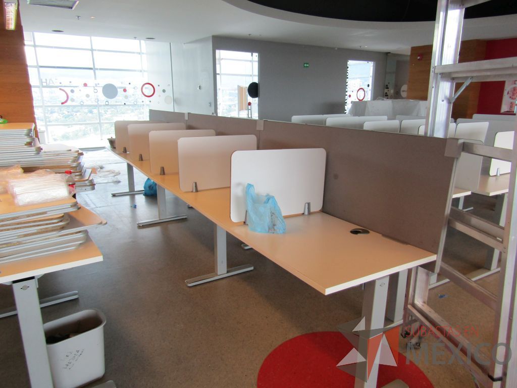 Lote 027 - 2 Estaciones de Trabajo Lineales, 4 y 2 Personas tipo Call Center - Imagen 5