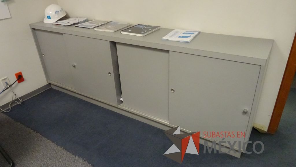 Lote 386 - Credenza de 4 puertas