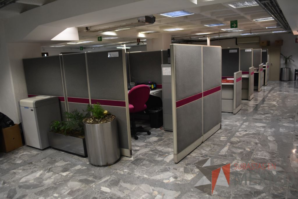 Lote 018 - Estación de trabajo para 10 personas. - Imagen 4