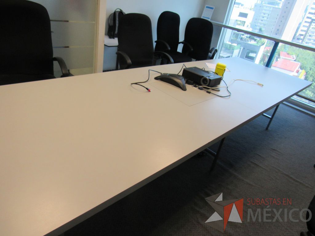 Lote 513 - Mesa de apoyo para impresora y mesa de sala de juntas para 10 personas - Imagen 4