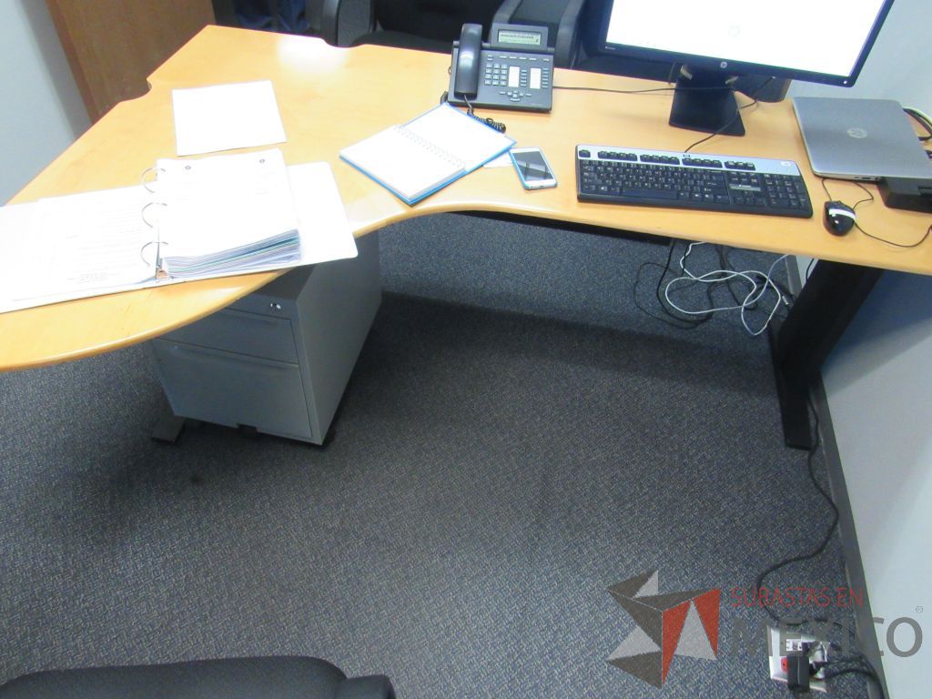 Lote 584 - Escritorio en escuadra para 1 persona con cubierta y mesa de apoyo para impresora - Imagen 9