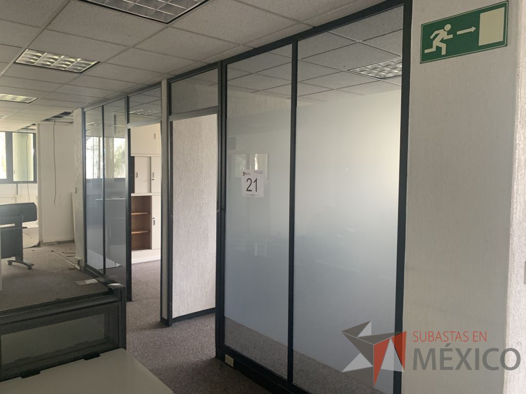 Lote 003 - 2 Canceles con 2 hojas de vidrio y 1 puertas de vidrio con marco de aluminio