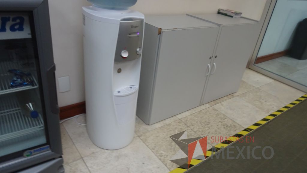 Lote 124 - Despachador de agua Whirlpool - Imagen 4