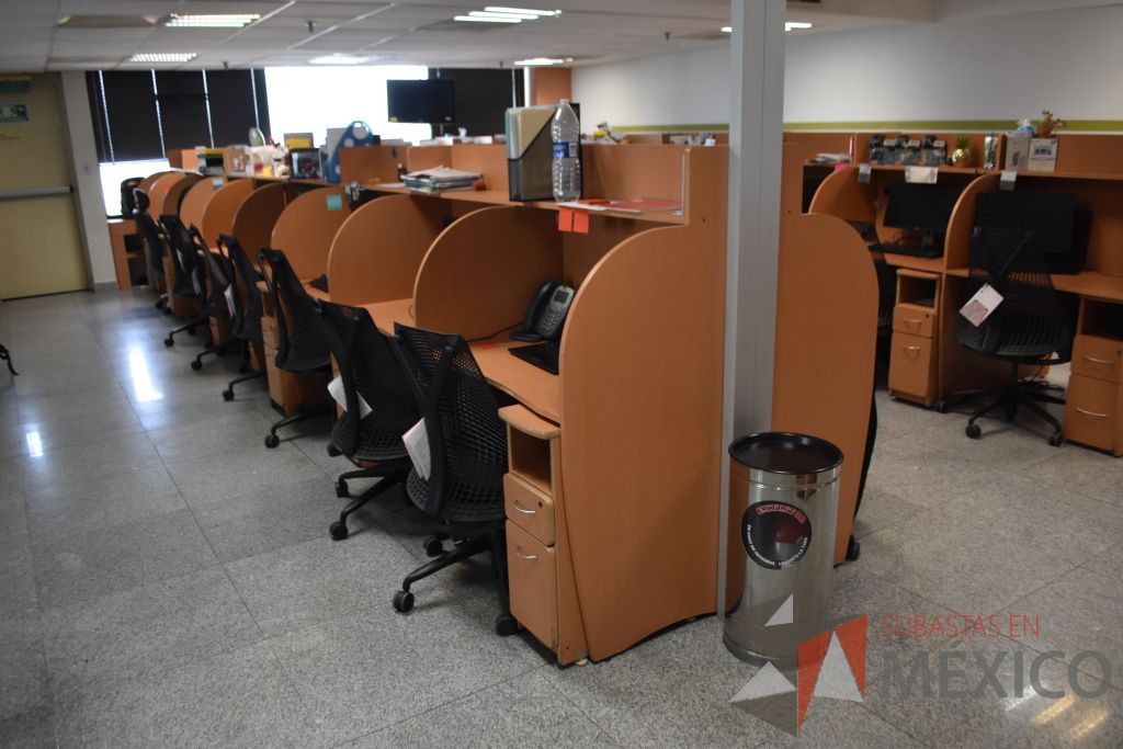 Lote 034 - Estación de trabajo para 18 personas tipo call center - Imagen 4