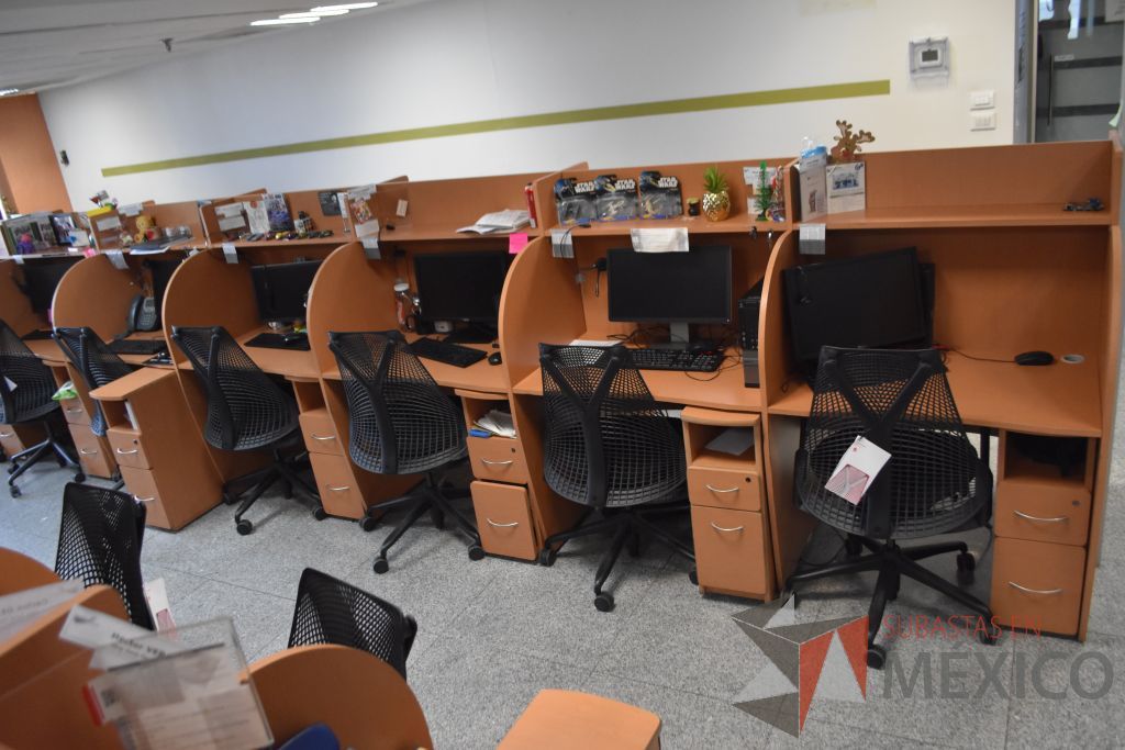 Lote 035 - Estación de trabajo para 18 personas tipo call center - Imagen 6