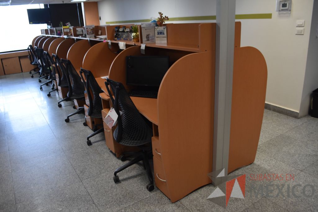 Lote 035 - Estación de trabajo para 18 personas tipo call center - Imagen 12