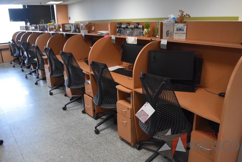 Lote 035 - Estación de trabajo para 18 personas tipo call center - Imagen 13