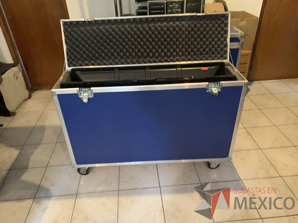 Lote 111 - Case para pantalla - Imagen 5