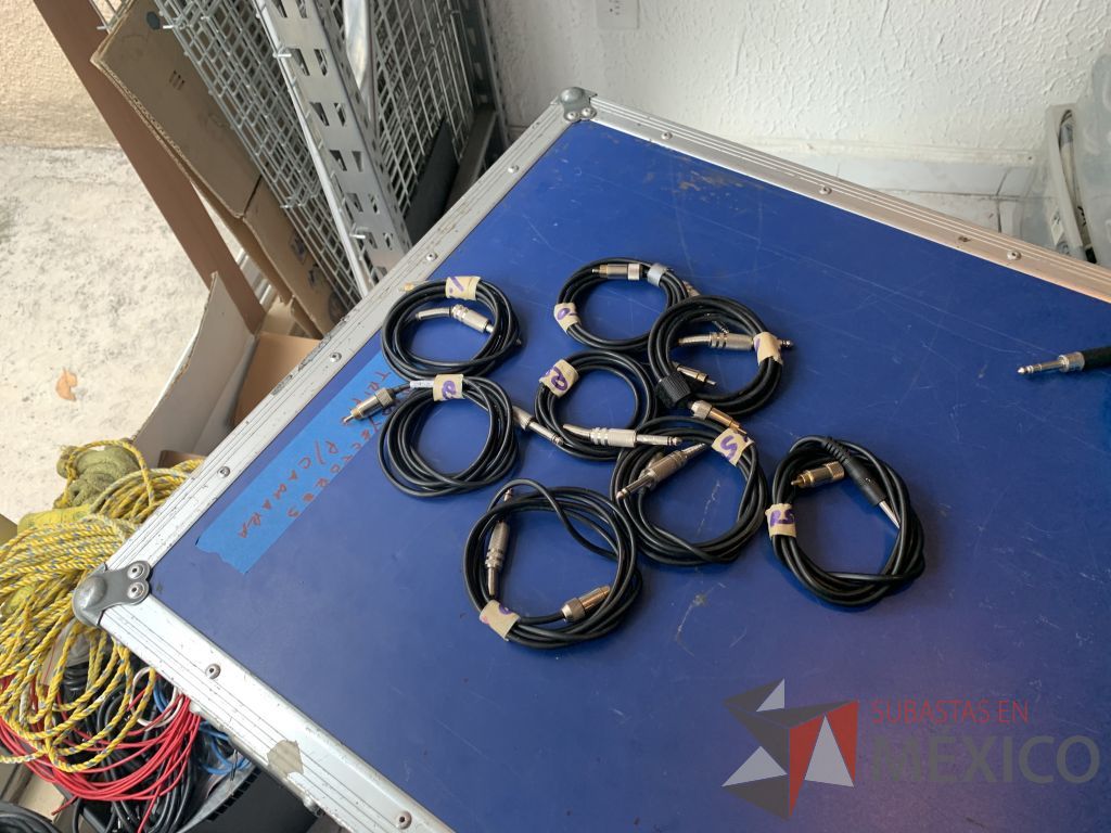 Lote 117 - 27 Cables plug, 49 Cable Canon, 62 Cables RCA ... - Imagen 39