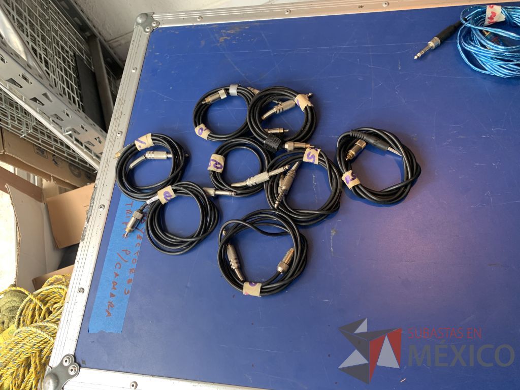 Lote 117 - 27 Cables plug, 49 Cable Canon, 62 Cables RCA ... - Imagen 40