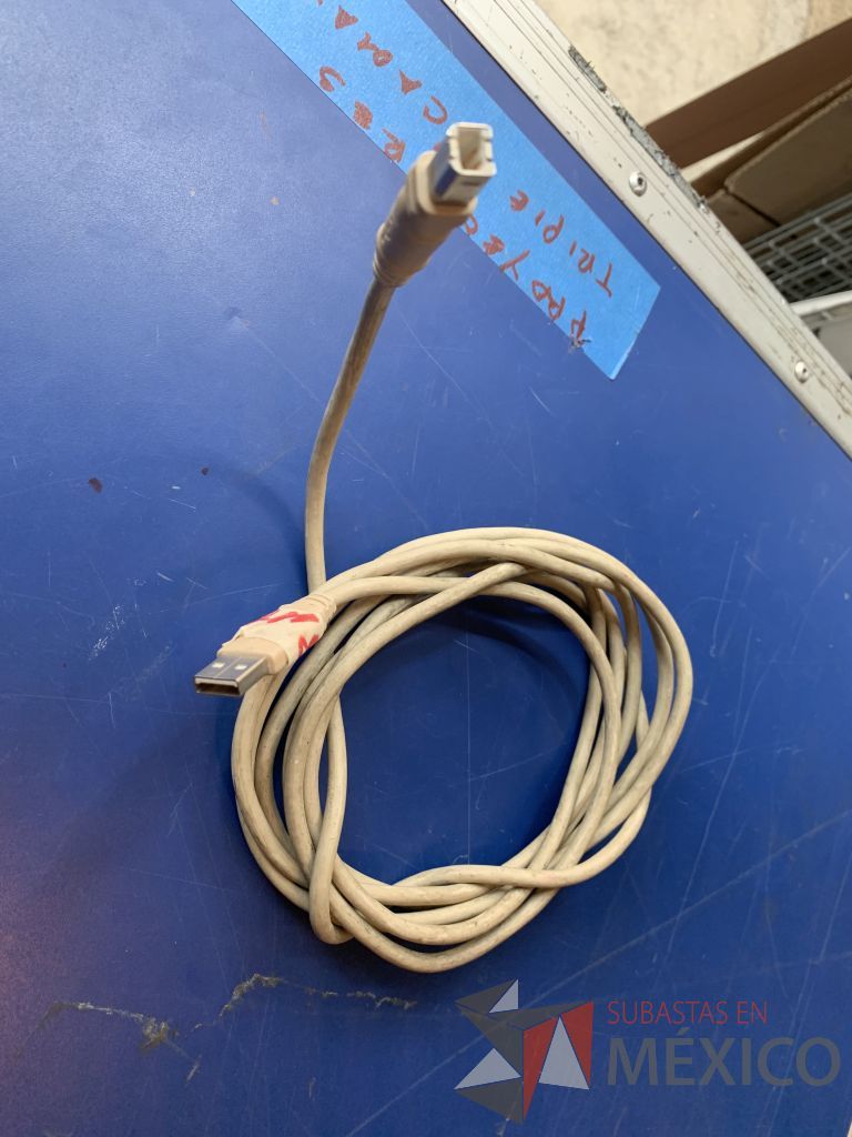 Lote 117 - 27 Cables plug, 49 Cable Canon, 62 Cables RCA ... - Imagen 26