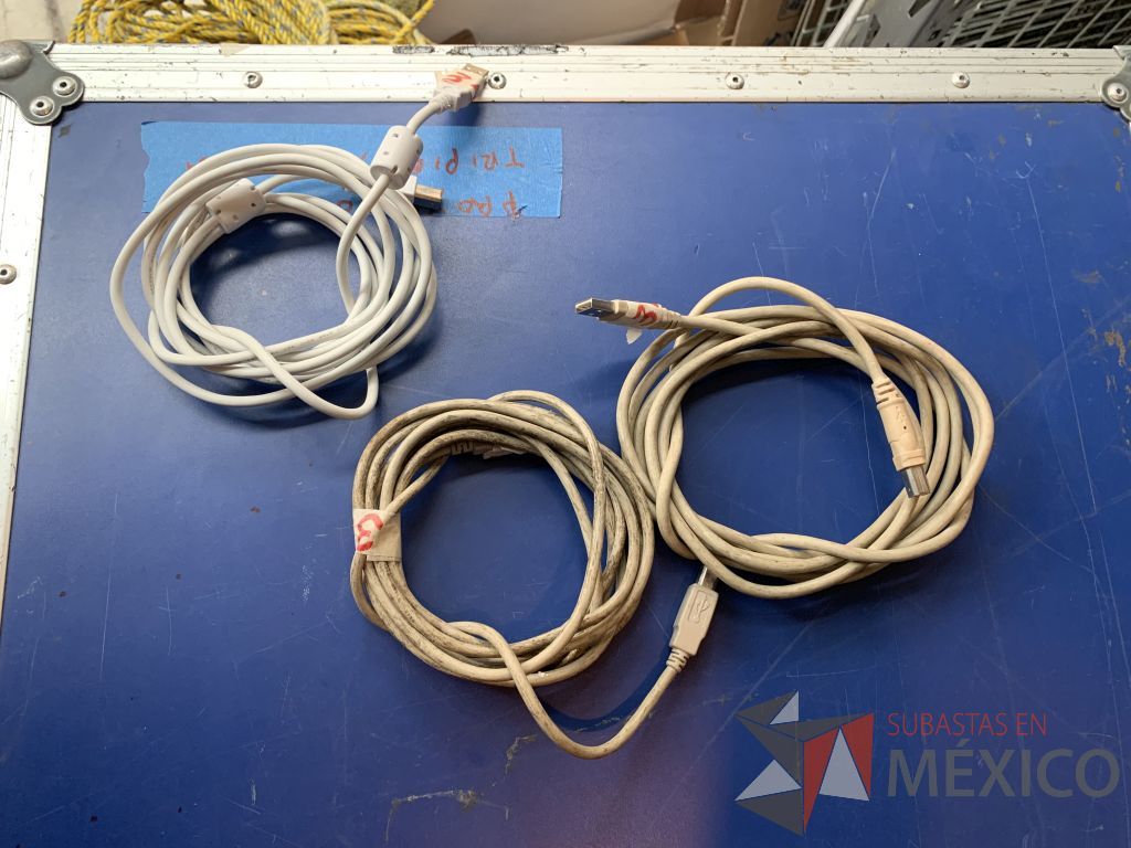Lote 117 - 27 Cables plug, 49 Cable Canon, 62 Cables RCA ... - Imagen 30