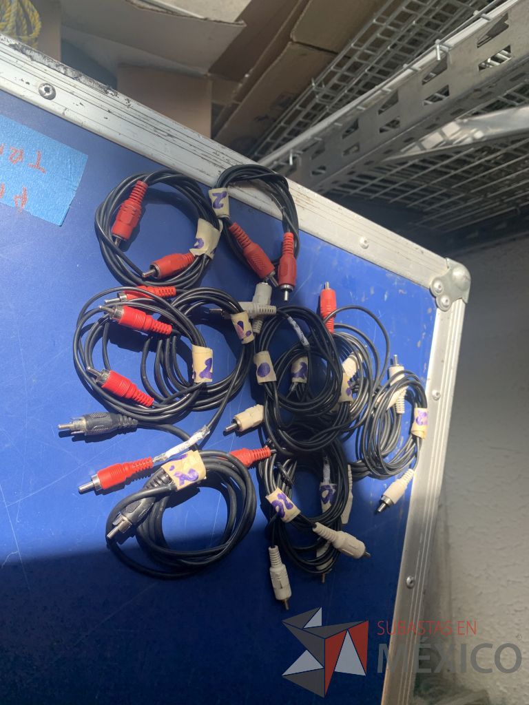 Lote 117 - 27 Cables plug, 49 Cable Canon, 62 Cables RCA ... - Imagen 21