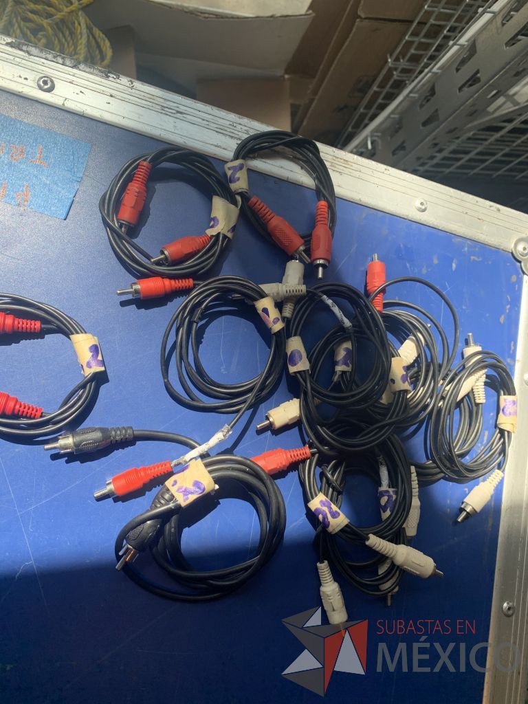 Lote 117 - 27 Cables plug, 49 Cable Canon, 62 Cables RCA ... - Imagen 25