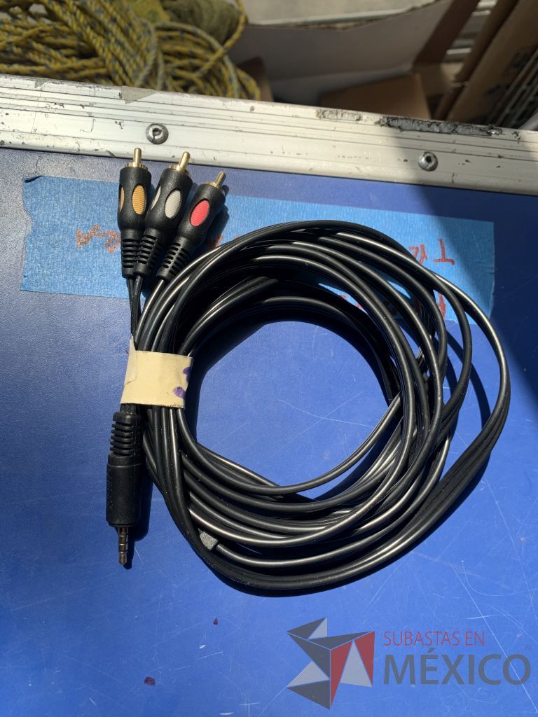 Lote 117 - 27 Cables plug, 49 Cable Canon, 62 Cables RCA ... - Imagen 9