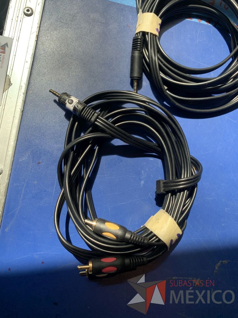Lote 117 - 27 Cables plug, 49 Cable Canon, 62 Cables RCA ... - Imagen 10