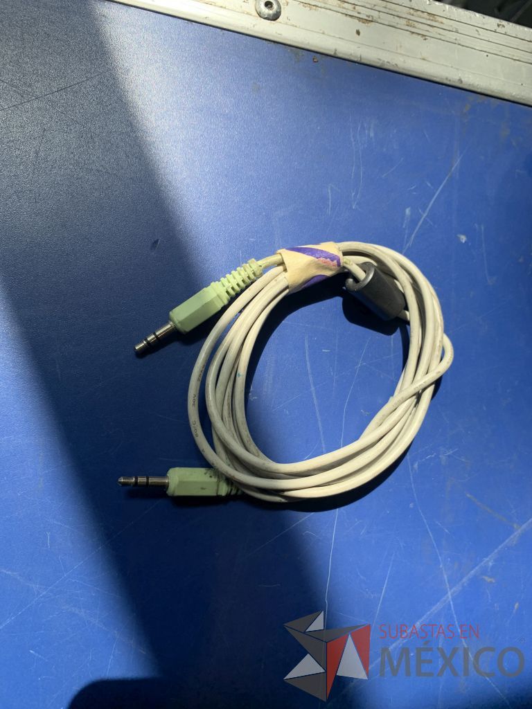 Lote 117 - 27 Cables plug, 49 Cable Canon, 62 Cables RCA ... - Imagen 13