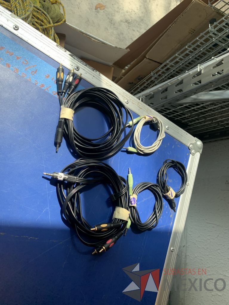 Lote 117 - 27 Cables plug, 49 Cable Canon, 62 Cables RCA ... - Imagen 14