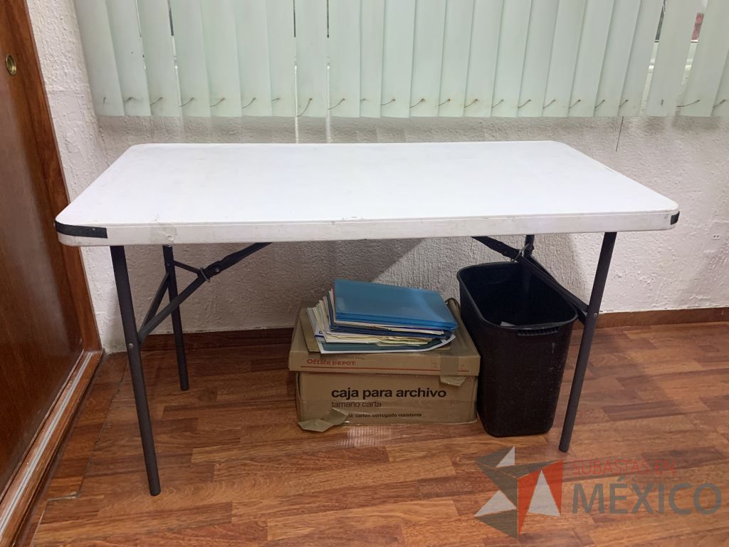 Lote 124 - Carpa, Silla de visita, Interruptores y bases para pantalla - Imagen 4