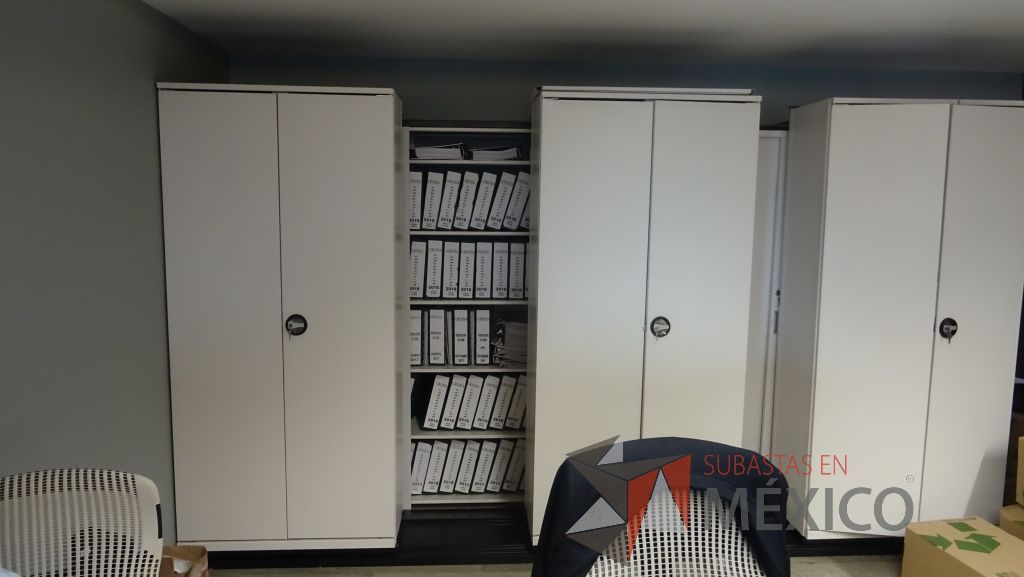 Lote 040 - Sistema de archivo móvil con puertas y sistema de riel para su movimiento - Imagen 4