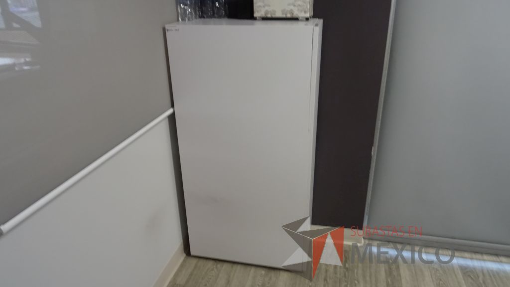 Lote 009 - Gabinete de 1 puerta y 3 entrepaños color blanco - Imagen 11