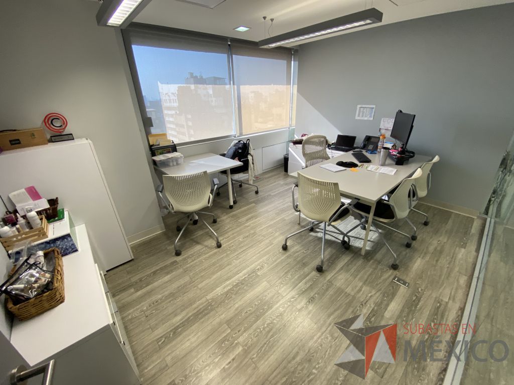 Lote 011 - Oficina Ejecutiva con Escritorio en escuadra con 2 patas metálicas con credenza y Archivero vertical de 3 cajones - Imagen 6