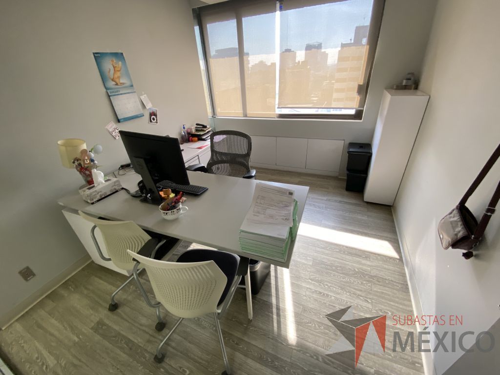 Lote 011 - Oficina Ejecutiva con Escritorio en escuadra con 2 patas metálicas con credenza y Archivero vertical de 3 cajones - Imagen 8