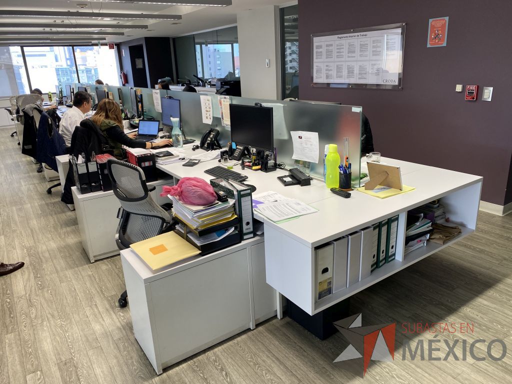 Lote 016 - Estación de trabajo para 14 personas con mampara división de vidrio - Imagen 9