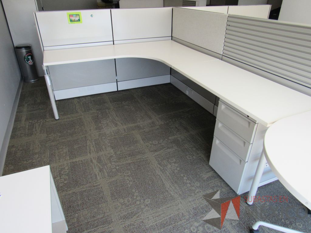 Lote 056 - Estación de trabajo y Credenza con 2 cajones - Imagen 2