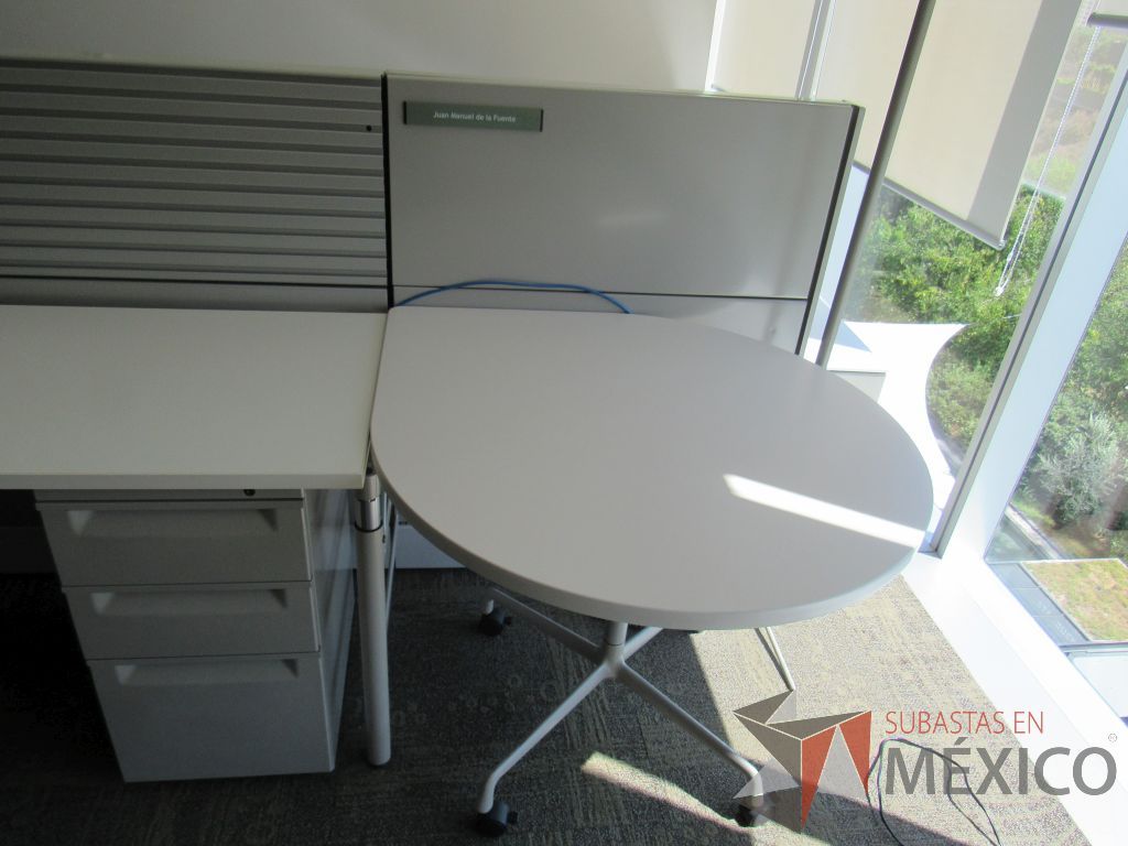 Lote 056 - Estación de trabajo y Credenza con 2 cajones - Imagen 8