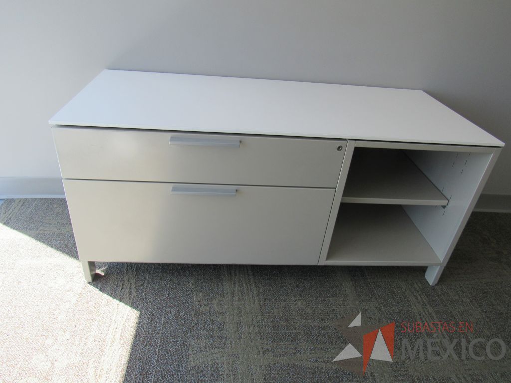 Lote 061 - Estación de trabajo para 2 personas y Credenza con 2 cajones - Imagen 2