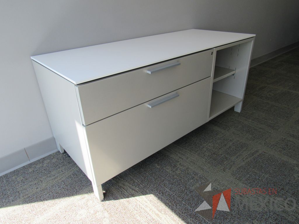 Lote 061 - Estación de trabajo para 2 personas y Credenza con 2 cajones - Imagen 5