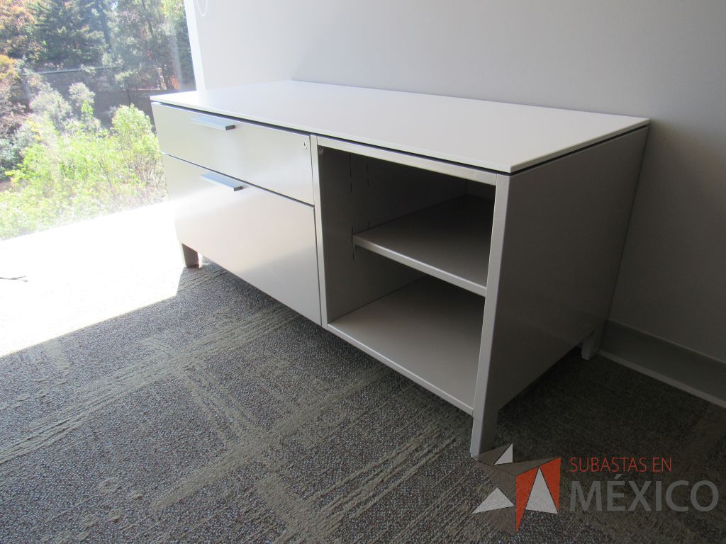 Lote 061 - Estación de trabajo para 2 personas y Credenza con 2 cajones - Imagen 7