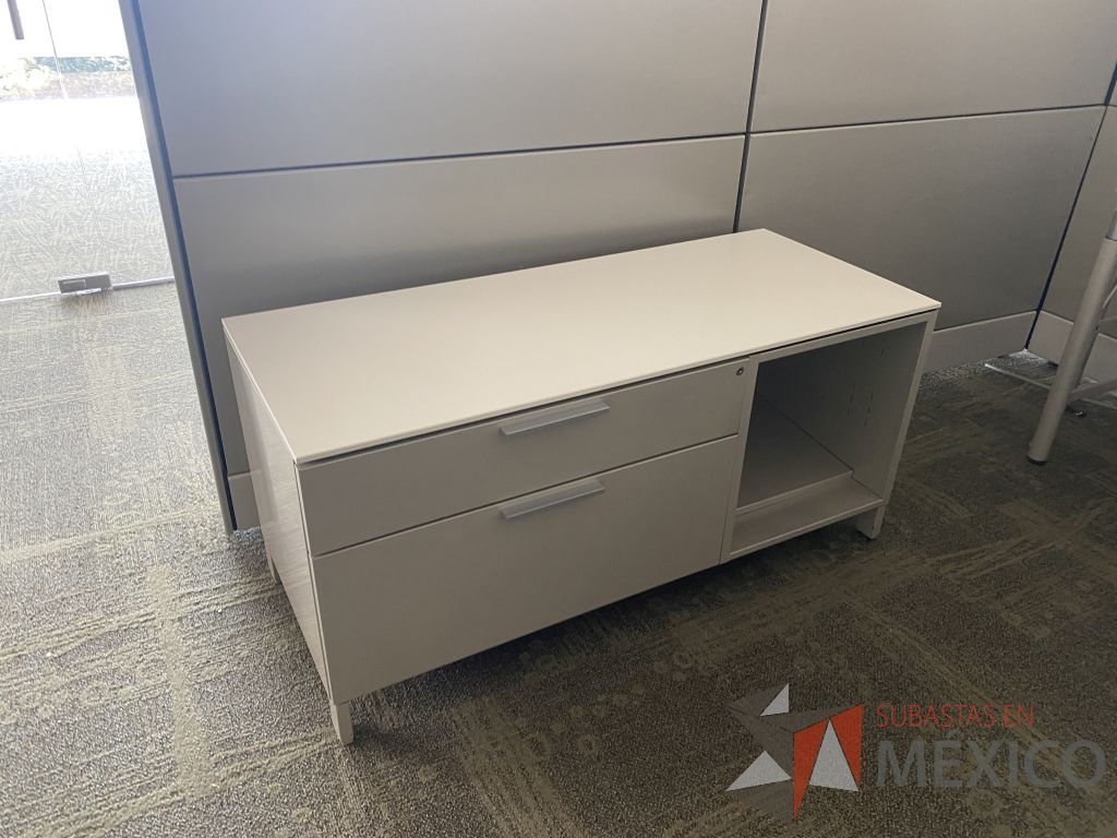 Lote 061 - Estación de trabajo para 2 personas y Credenza con 2 cajones - Imagen 22