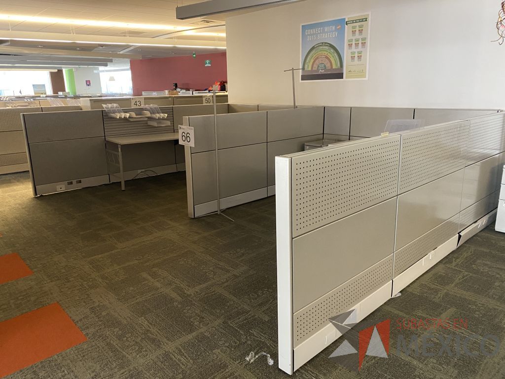 Lote 066 - Estación de trabajo para 2 personas y Credenzas con 2 cajones y 1 entrepaño