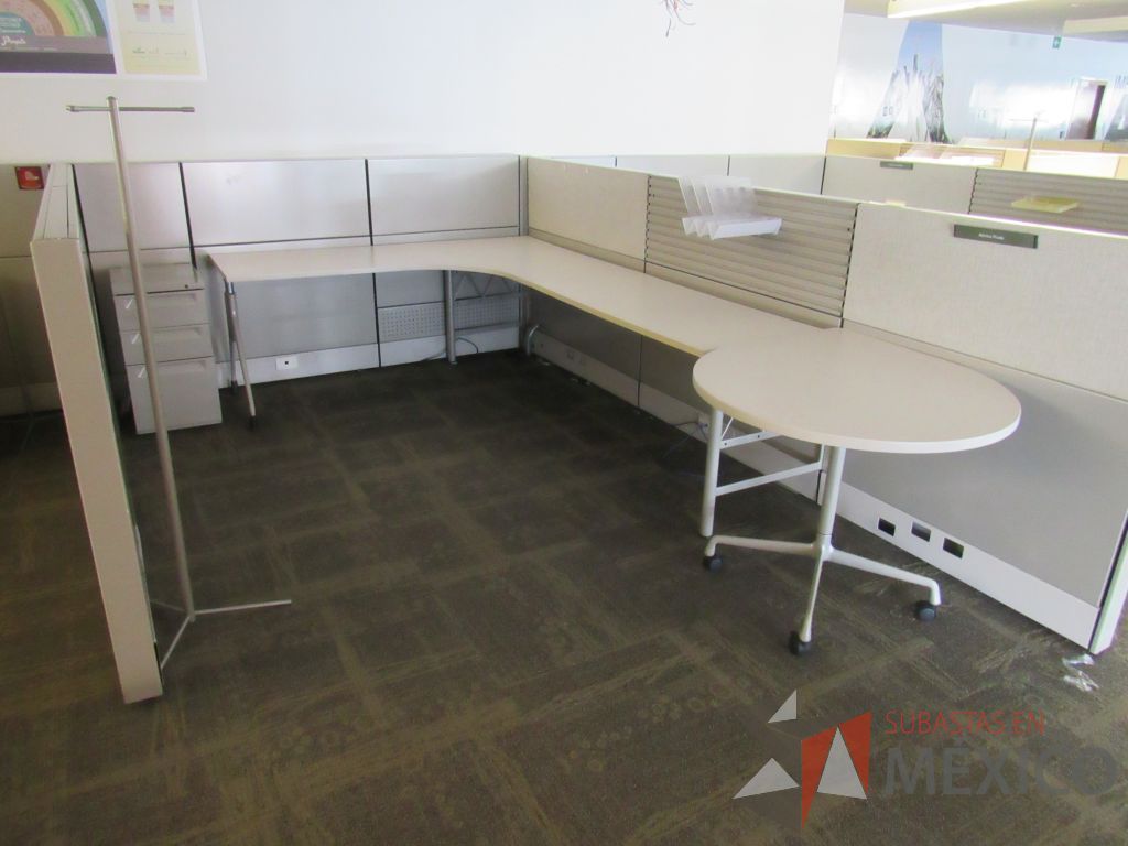 Lote 066 - Estación de trabajo para 2 personas y Credenzas con 2 cajones y 1 entrepaño - Imagen 4