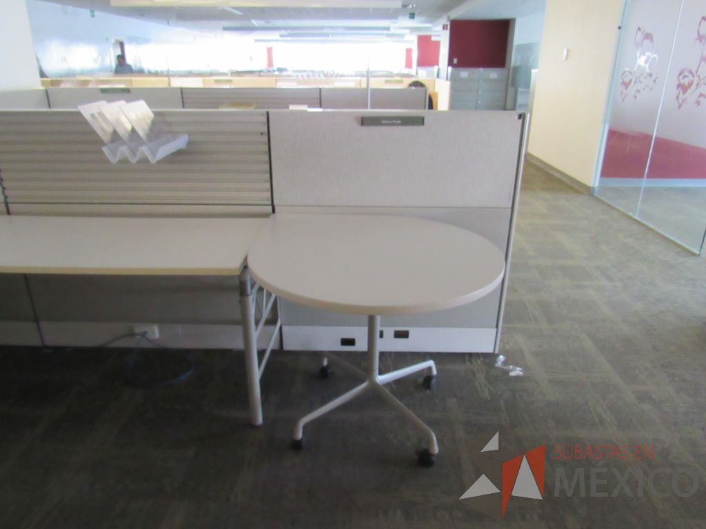Lote 066 - Estación de trabajo para 2 personas y Credenzas con 2 cajones y 1 entrepaño - Imagen 7