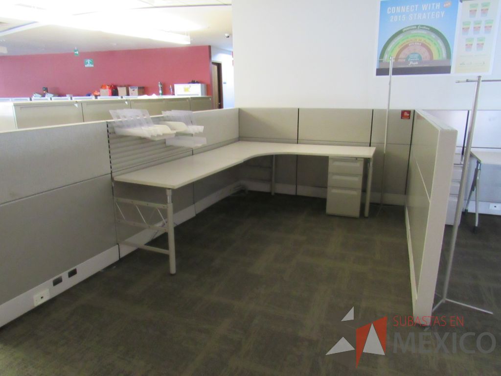 Lote 066 - Estación de trabajo para 2 personas y Credenzas con 2 cajones y 1 entrepaño - Imagen 8
