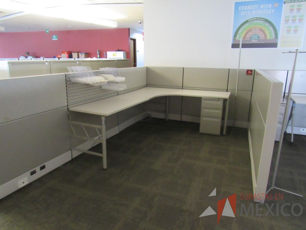Lote 066 - Estación de trabajo para 2 personas y Credenzas con 2 cajones y 1 entrepaño - Imagen 9